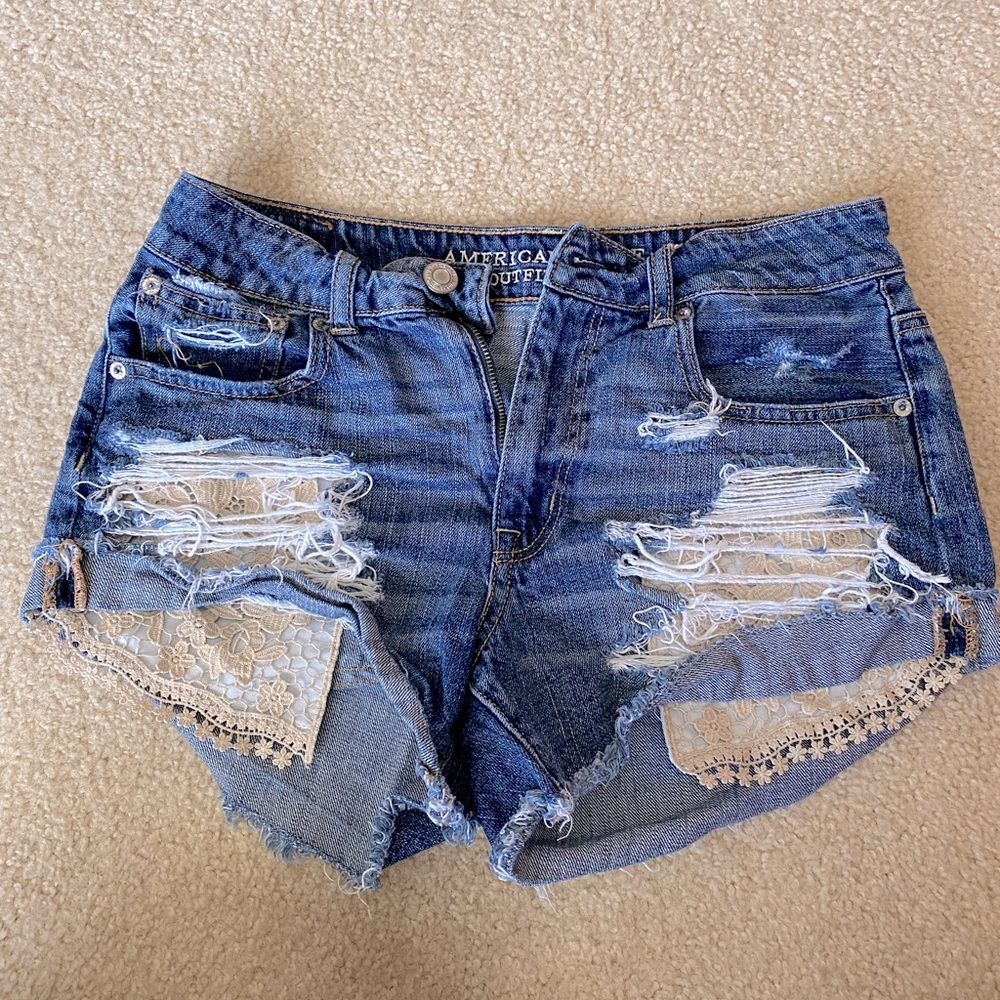 American Eagle distress Hi rise festival shorts lace detail size 6